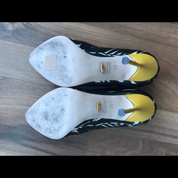 SERGIO ROSSI Godiva Pump. - Picture 6 of 8